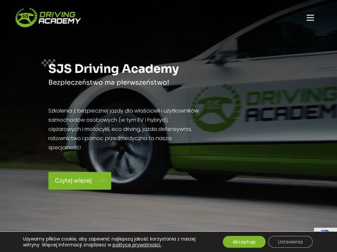 Bezpieczna jazda samochodem na szkoleniach Driving Academy